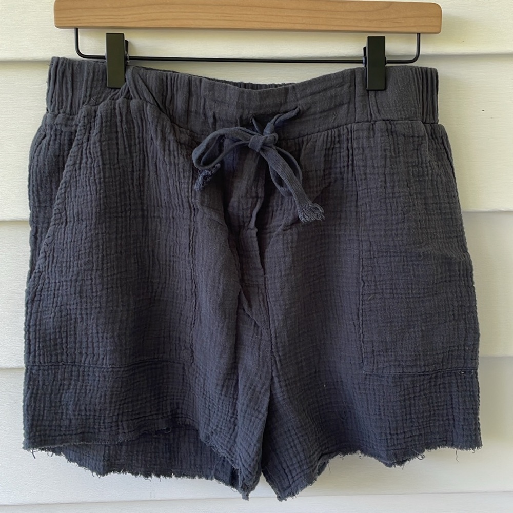 VGUC Carly Jean Shorts